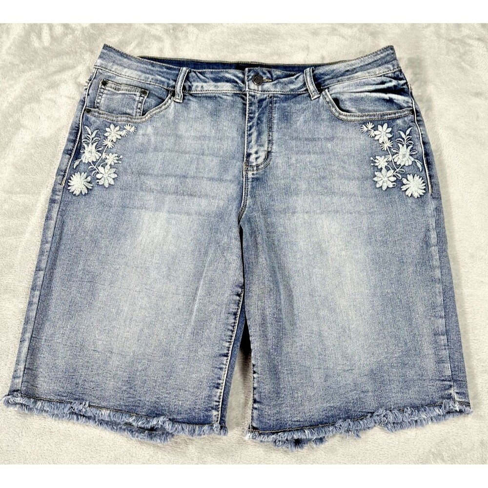 Earl Jean Bermuda Shorts Size 16 Medium Wash Floral Embroidered Frayed Raw Hem